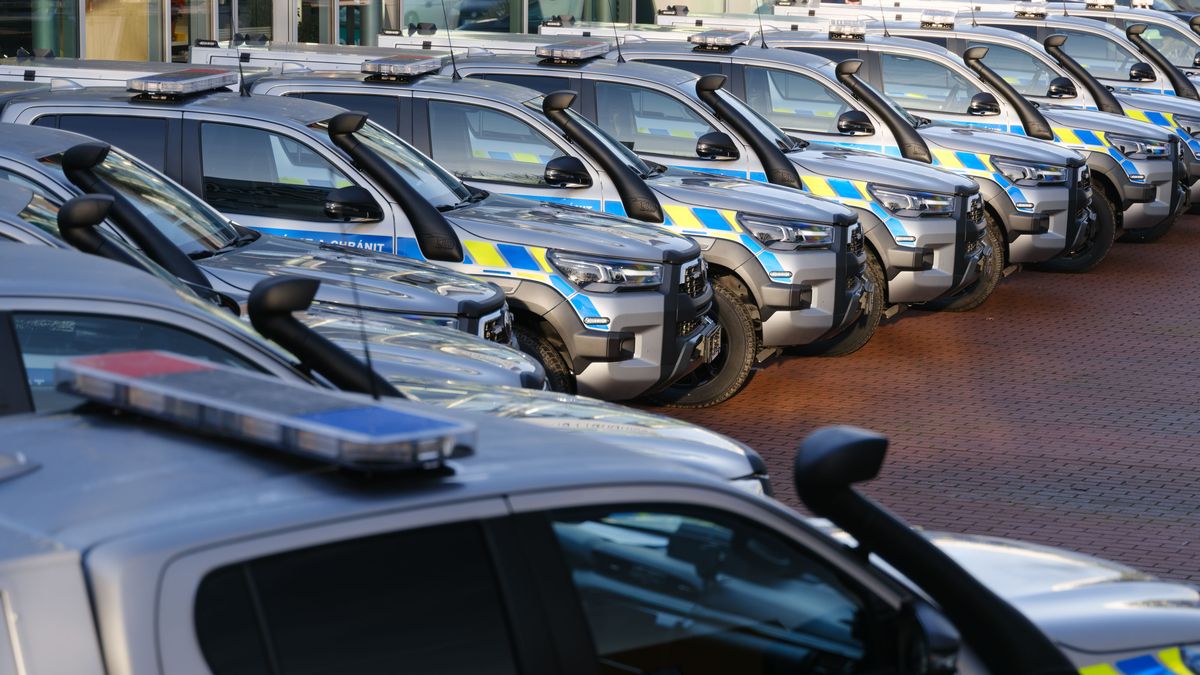 Policie ČR nafasovala nová auta a Škodovky to nejsou! V terénu se neztratí, mají šnorchl i naviják